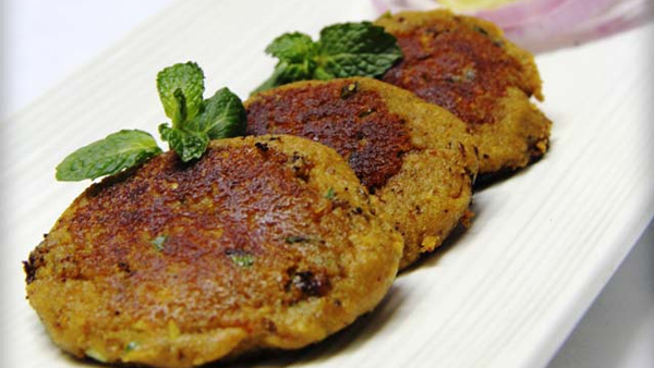 Asad Bhai kindly mujeh recipe of juicy mutton with rice and mutton kabab banane ka tarika bata dain.