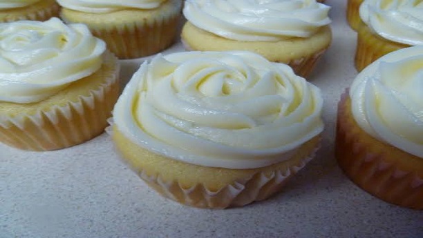Simple Vanilla Cupcakes Recipe By Chef Tahira Mateen Simple Vanilla Cupcakes Recipe By Chef Tahira Mateen