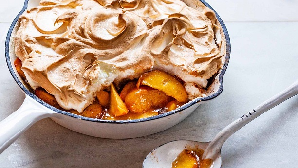 Baked Meringue with Peaches