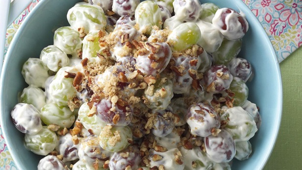 Grapes And Walnuts With Lemon Sour Cream Sauce