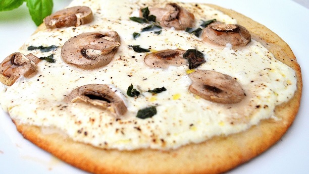 Ricotta-Mushroom Pita Pizza