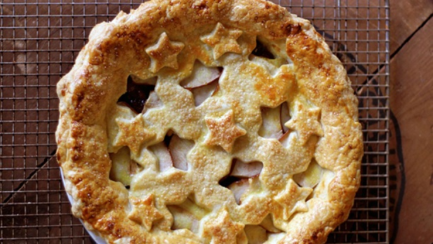 Vanilla-Scented Quince and Pear Pie 