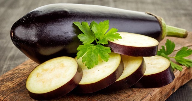 5 Beauty Benefits of Eating Eggplant 