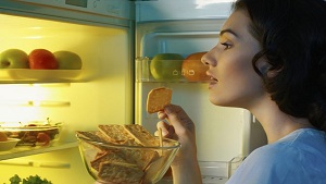 5 Foods to Avoid Late Night
