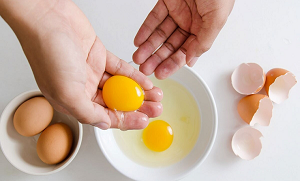 انڈے کا کون سا حصہ صحت کے لیے زیادہ فائدہ مند ہوتا ہے؟ جانیں اہم معلومات
