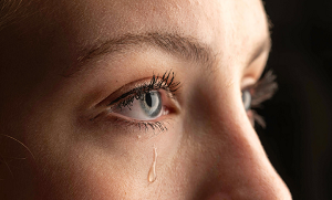 دنیا کی 5 خطرناک بیماریاں جن کا علاج صرف آنسو بہا کر کیا جا سکتا ہے