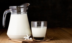 دودھ کے پینے کے علاوہ 8 اسے حیرت انگیز استعمالات جنہیں جان کر یقینا آپ دنگ رہ جائیں گے