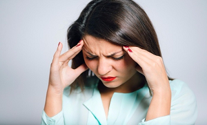 روزے میں سر درد کی شکایت آپ کو بھی ہوتی ہے؟ آج جانیں اس کو ختم کرنے کا زبیدہ آپا کا بتایا ہوا آزمودہ ٹوٹکہ