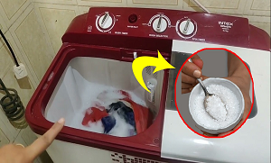 سرف نہیں نمک اور سوڈا ڈالیں ۔۔ کپڑے دھوتے وقت مشین میں یہ چیزیں کیوں ڈالنا چاہیے؟ کچھ ایسی معلومات جو ہر عورت کی مشکل آسان کر دے