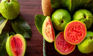 شوگر اور نظام انہضام کے مریض امرود اس طرح کھائیں ۔۔۔ ایسے حیرت انگیز فوائد کبھی ڈاکٹر کی ضرورت نہیں رہے گی