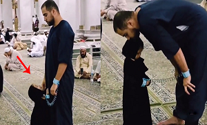 عبادت کے دوران ننھی بیٹی کو پاس رکھا کہ وہ گم نہ جائے ۔۔ باپ نے بیٹی کی حفاظت کے لیے ایسا کیا کیا کہ وہ کہیں جا نہ سکی، مسجد نبوی سے ویڈیو وائرل
