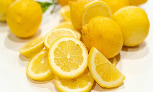 لیموں میں چھپے خوبصورتی کے کئی راز۔۔ جانیں لیموں سے خوبصورتی، فٹنس اور وزن کم کرنے کا طریقہ