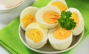 نہار منہ اُبلا ہوا انڈا کھانا کیوں ضروری ہے؟ جانیئے صبح سویرے انڈے کا استعمال نہ کرنے کے نقصانات