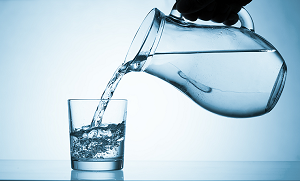 نیم گرم پانی پینے کے حیران کن فوائد