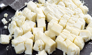 پنیر کھانے سے جسم میں کیا نمایاں تبدیلی آتی ہے؟ جانیے پنیر کے استعمال کے حیرت انگیز راز