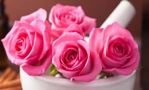 کیا آپ جانتے ہیں کہ گلاب کے پھول سجاوٹ اور خوشبو کے علاوہ آپ کو کئی قسم کی بیماریوں سے بھی بچا سکتے ہیں؟ جانیں اس کا استعمال اور حیرت انگیز نتائج