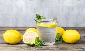 کیا آپ کو پتا ہے کہ روزانہ دو کپ لیمو کا جوس پینے سے آپ کی صحت اور شخصیت پر کیا اثرات مرتب ہوتے ہیں ؟؟ نہیں تو چلے ہم آپ کو بتاتے ہیں۔