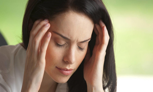 کیا آپ کے بھی سر میں ہر وقت درد رہتا ہے؟؟ جانیئے سر درد کی وجوہات اور اس سے نجات پانے کے چند مفید گھریلو نسخے
