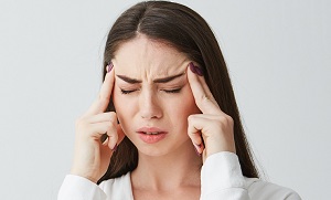 کیا آپ کو بھی گرمیوں میں سر میں درد ہوتا ہے؟