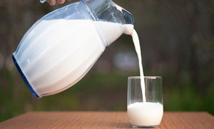 کیا دودھ پینا محفوظ ہے؟ دودھ کی وجہ سے آپ بیمارتو نہیں ہو رہے ہیں؟