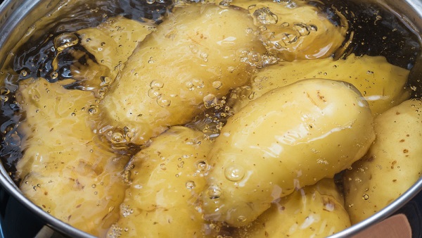 How to reduce the sweetness of potatoes