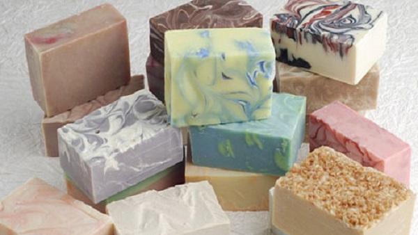 Homemade Soaps For Dull-Dry Skin To Get Glow