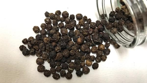 Kali Mirch Ke Fayde in Urdu