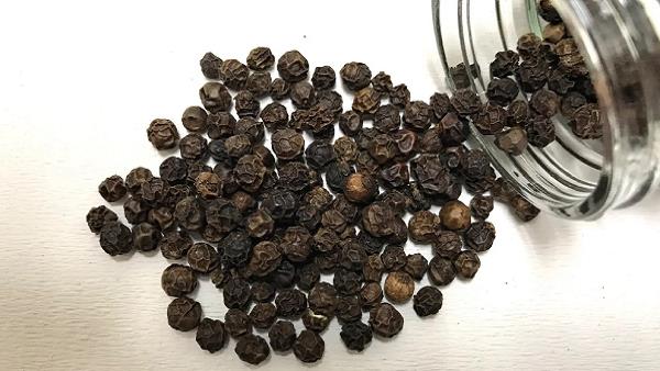 Kali Mirch Ke Heran Kun Fawaid