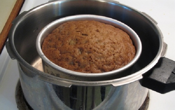pressure cooker main cake kaisy or kitne tarike sy banaya jasakta ha.