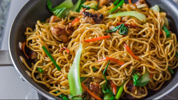 Chicken Chow Mein Recipe | Chinese Chowmein چکن چائومین