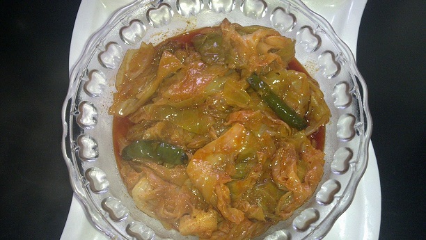 Khatti Bund Gobhi Recipe