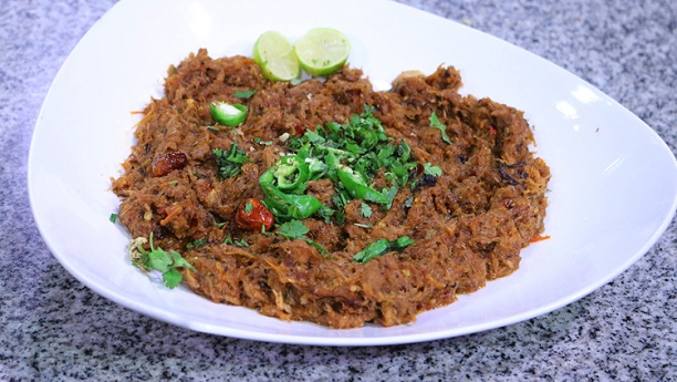 Chicken qeema curry