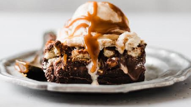 Cream Caramel & Brownie Dessert