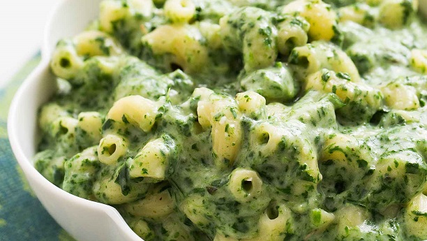 Macaroni with Spinach Sauce