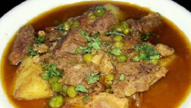 Mater Aaloo Gosht By Bajias
