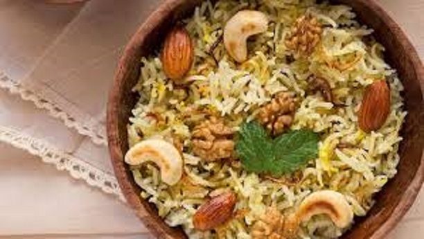 Modur Pulao (Sweetened Kashmiri rice with coconut)