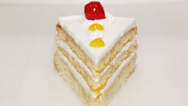 Pineapple cream pastry