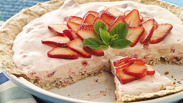 Strawberry Pie With Meringue Crust 