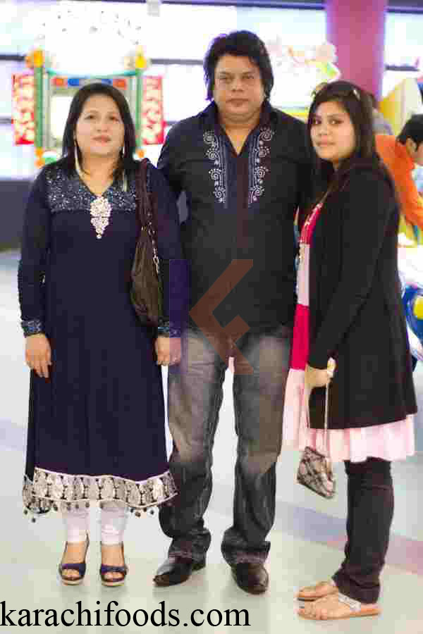 Chef Gulzar with his Daughter and Wife!