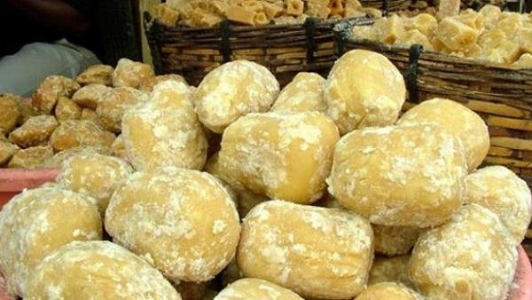 Difference Between Jaggery (Gur) and Brown Sugar Difference Between Jaggery (Gur) and Brown Sugar